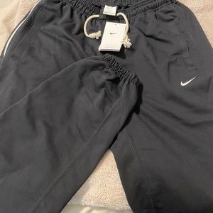 Mens NWT Nike Dri Fit joggers